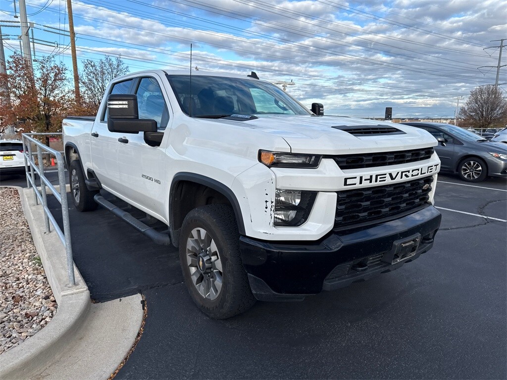 2023 Chevrolet Silverado 2500HD Custom photo 3