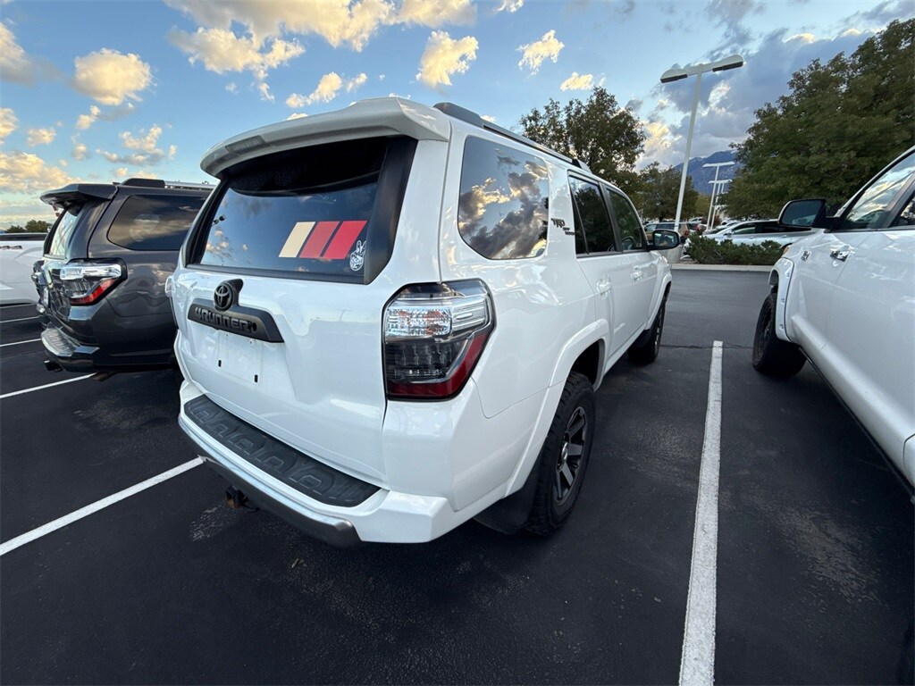 2020 Toyota 4Runner TRD Off-Road photo 2