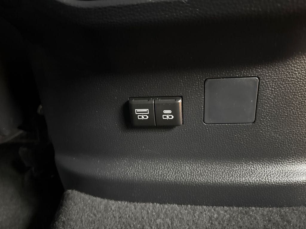 2025 Toyota Sequoia SR5 - Photo 24