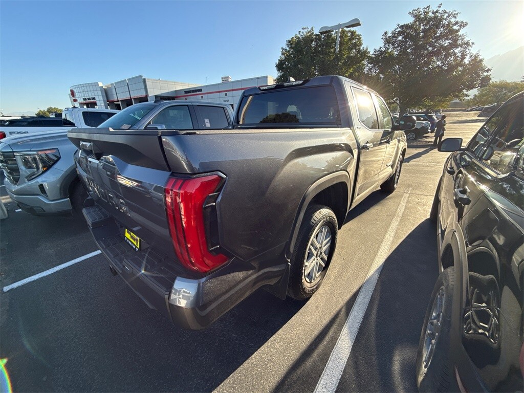 2025 Toyota Tundra SR5 CrewMax photo 3