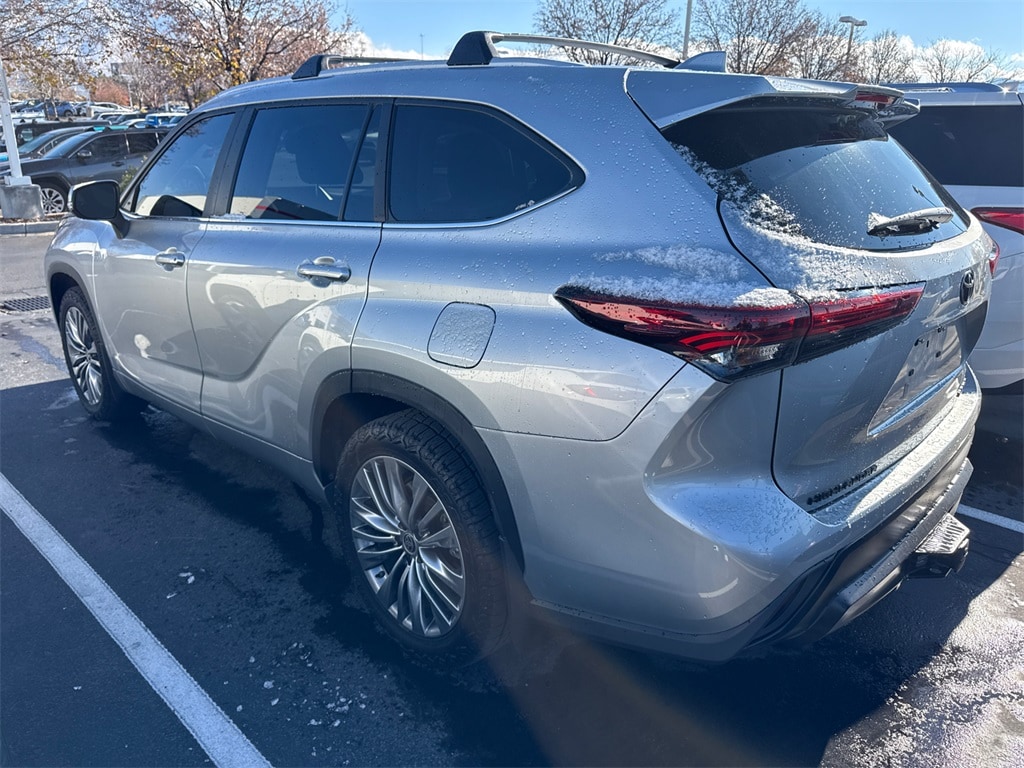 Used 2024 Toyota Highlander XLE SUV