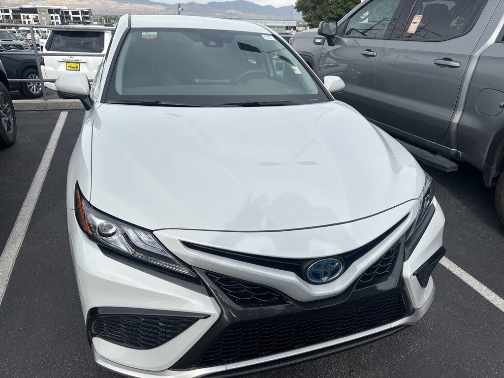 2024 Toyota Camry Hybrid XSE photo 3