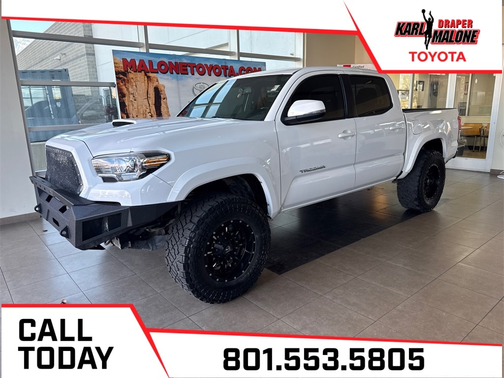 2017 Toyota Tacoma TRD Sport's photo