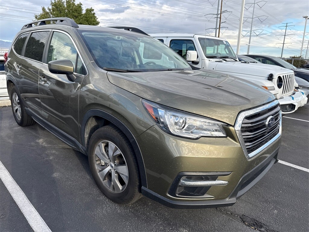 2022 Subaru Ascent Premium photo 3