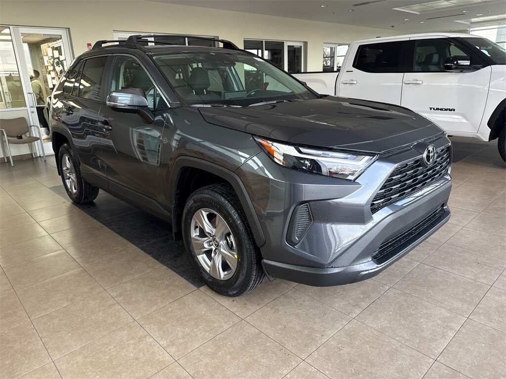 2025 Toyota RAV4 XLE photo 2