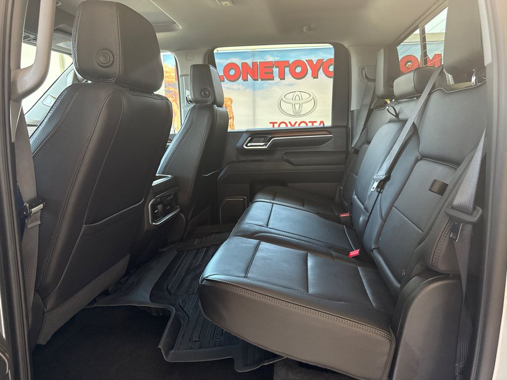 2025 GMC Sierra 3500HD Denali - Photo 15