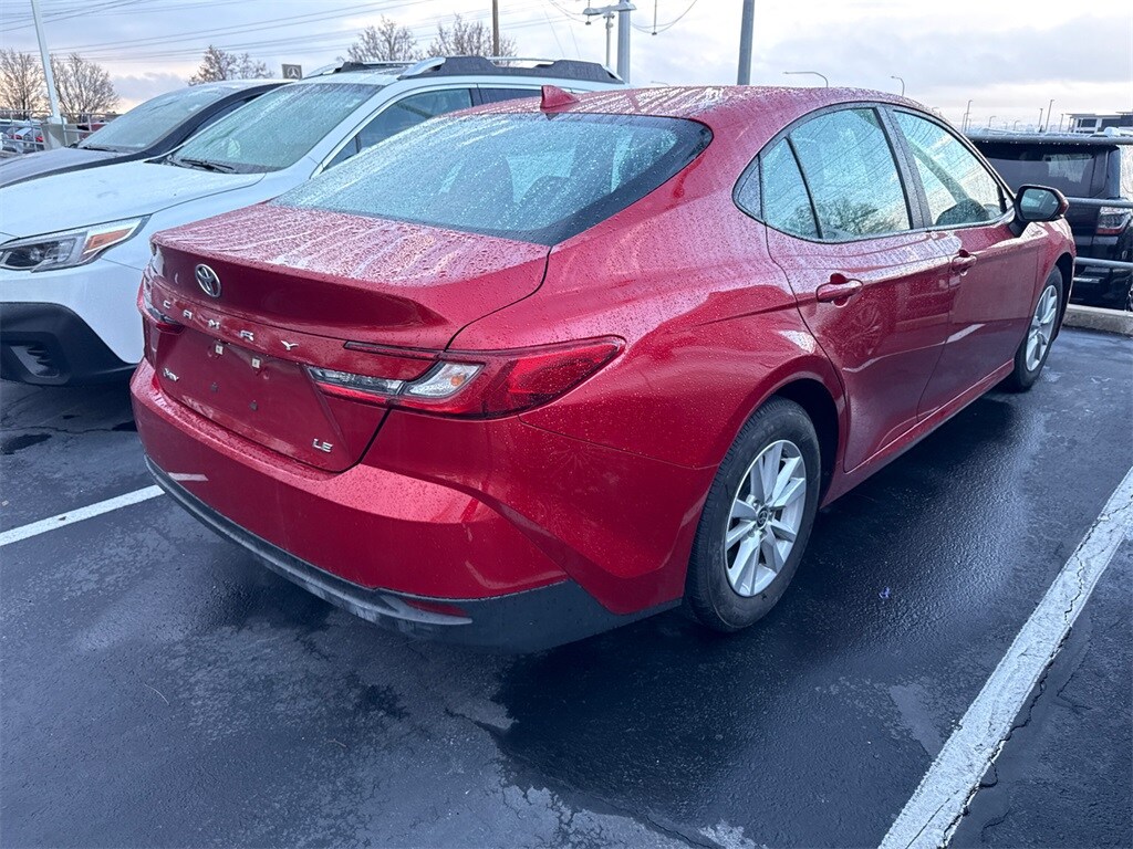 2025 Toyota Camry SE photo 4