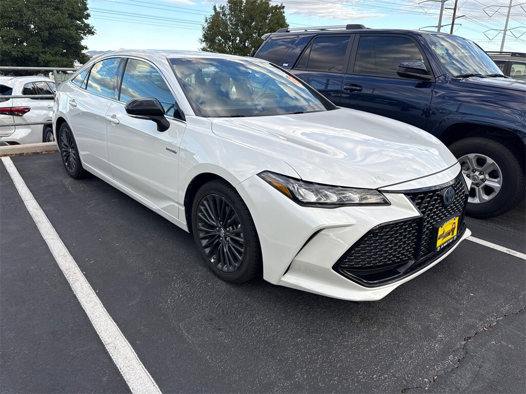 2019 Toyota Avalon Hybrid photo 4