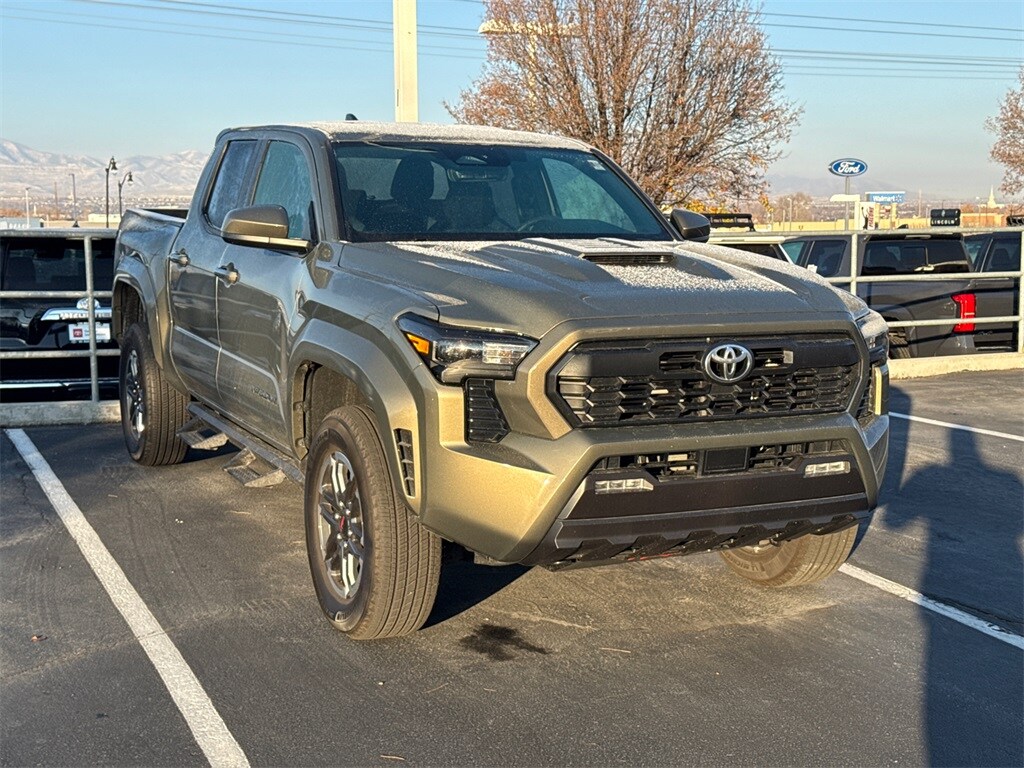 2025 Toyota Tacoma TRD Sport photo 4