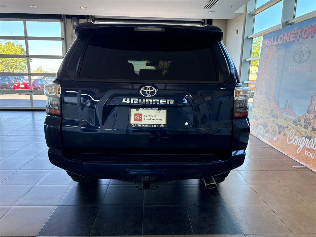 2020 Toyota 4Runner SR5 photo 3