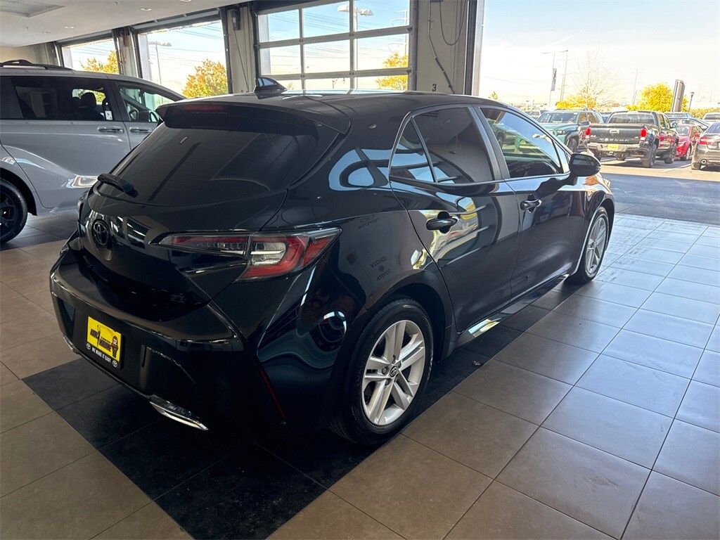 2022 Toyota Corolla SE photo 3