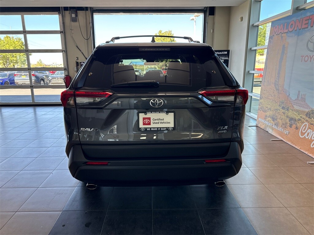2023 Toyota RAV4 XLE photo 3