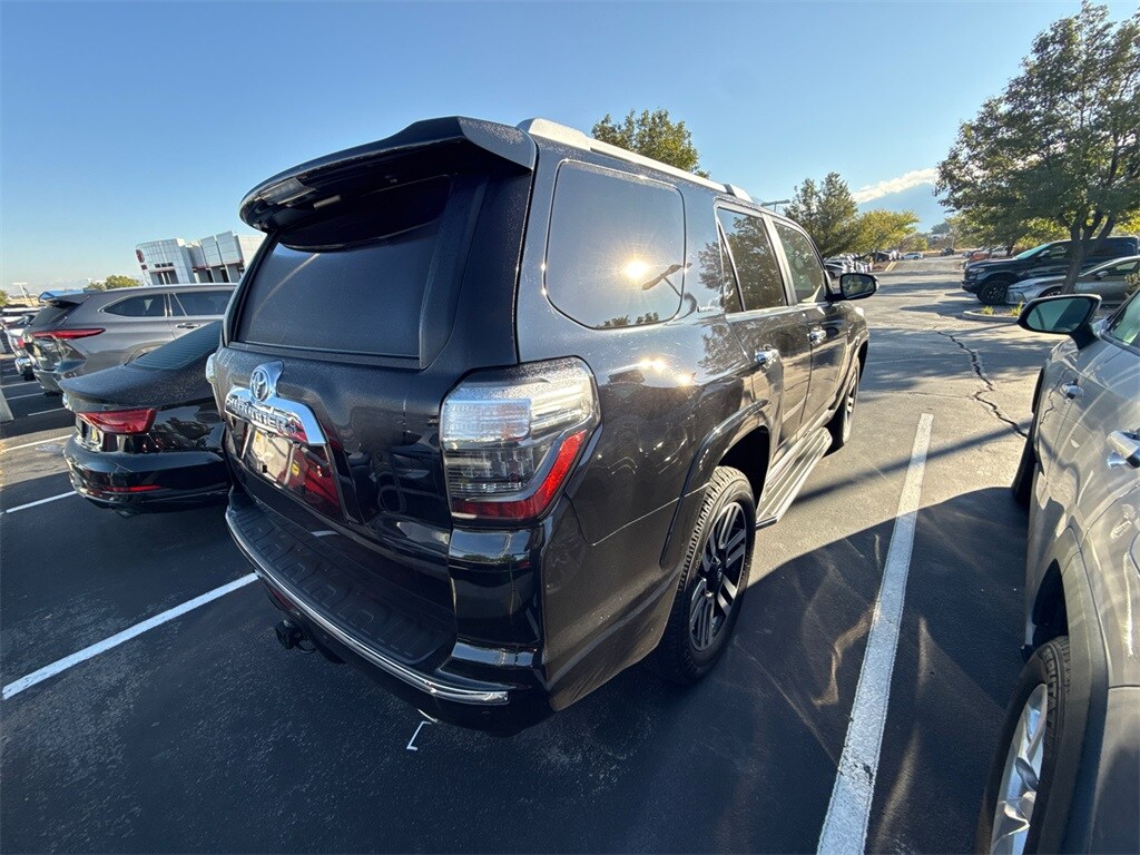 2018 Toyota 4Runner Limited photo 2
