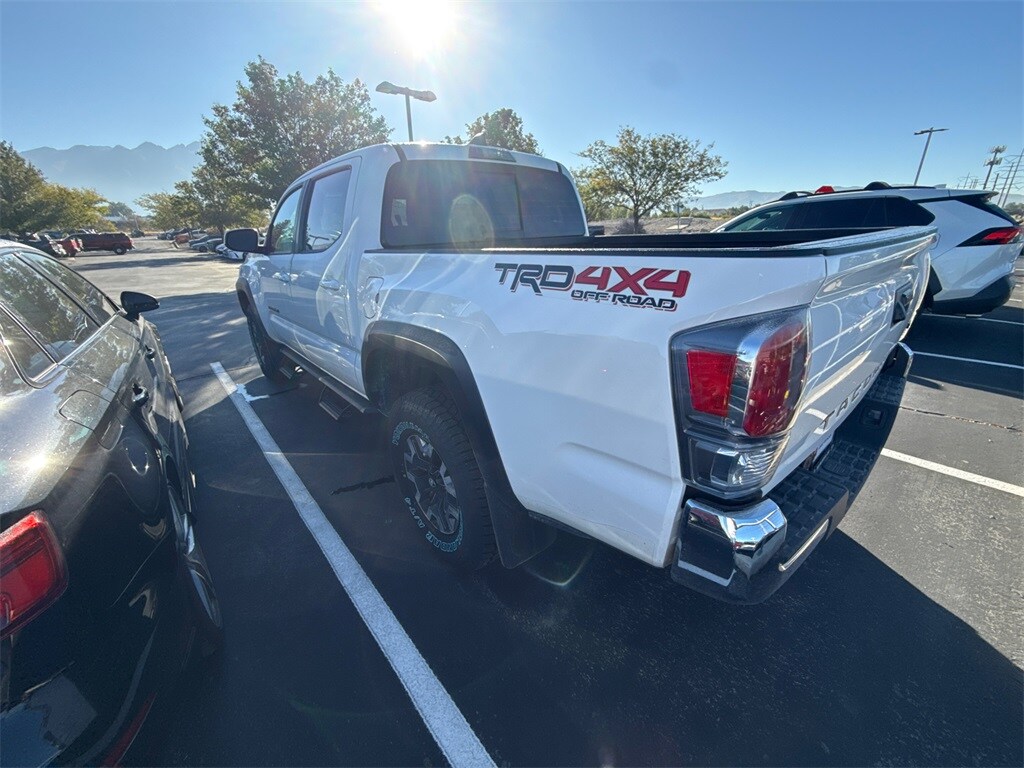 2022 Toyota Tacoma SR5 photo 2