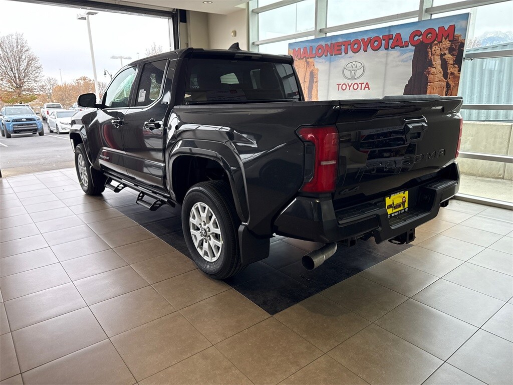 2026 Toyota Tacoma SR5 photo 2