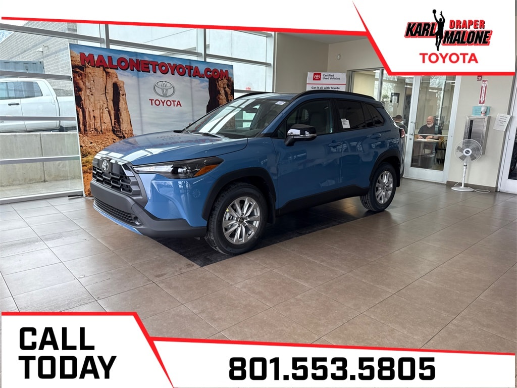 2026 Toyota Corolla Cross LE's photo