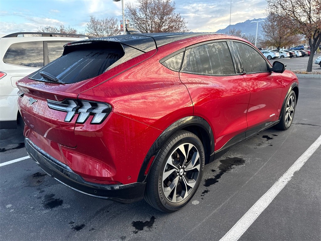 2021 Ford Mustang Mach-E Premium photo 3