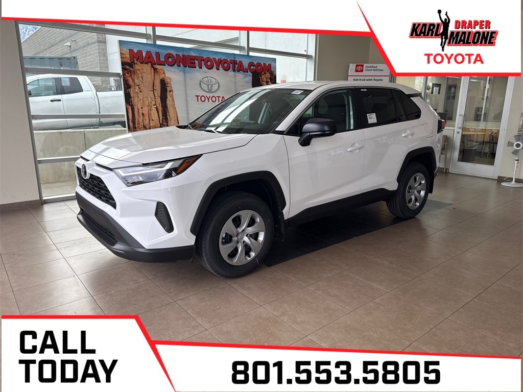 2025 Toyota RAV4 LE's photo