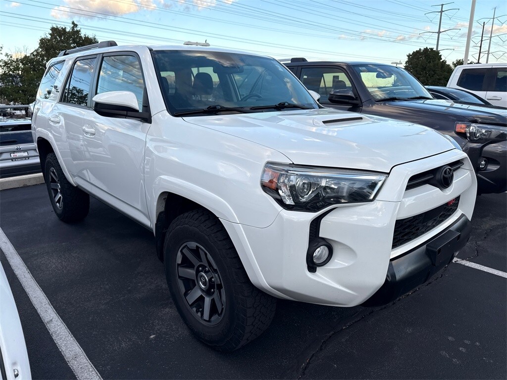 2020 Toyota 4Runner TRD Off-Road photo 3