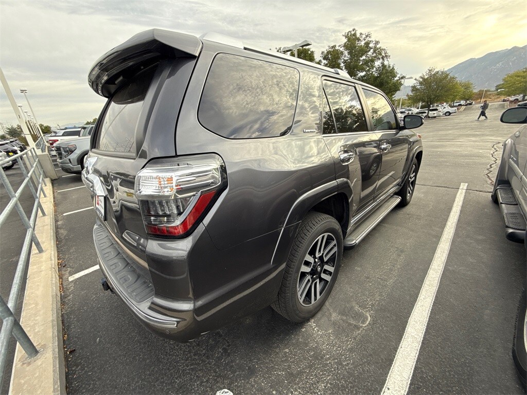 2023 Toyota 4Runner Limited photo 2