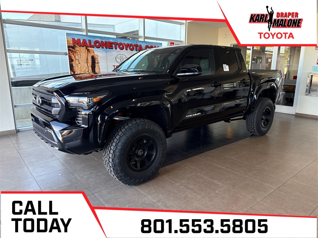 2025 Toyota Tacoma SR5's photo