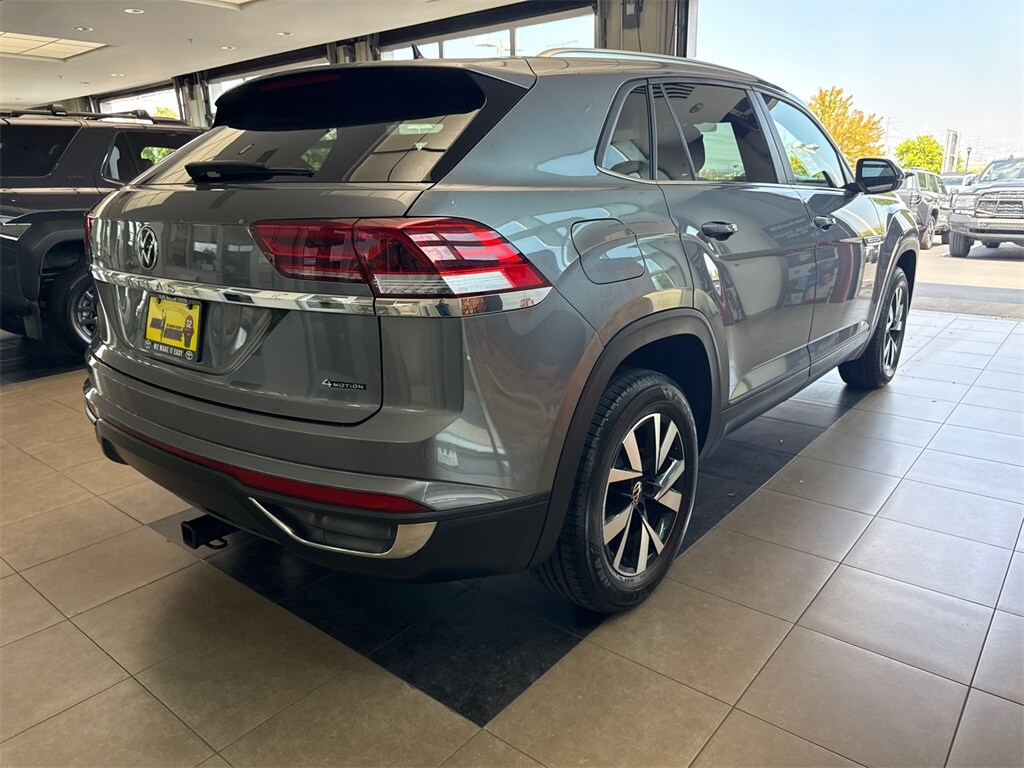 2023 Volkswagen Atlas Cross Sport SE photo 3