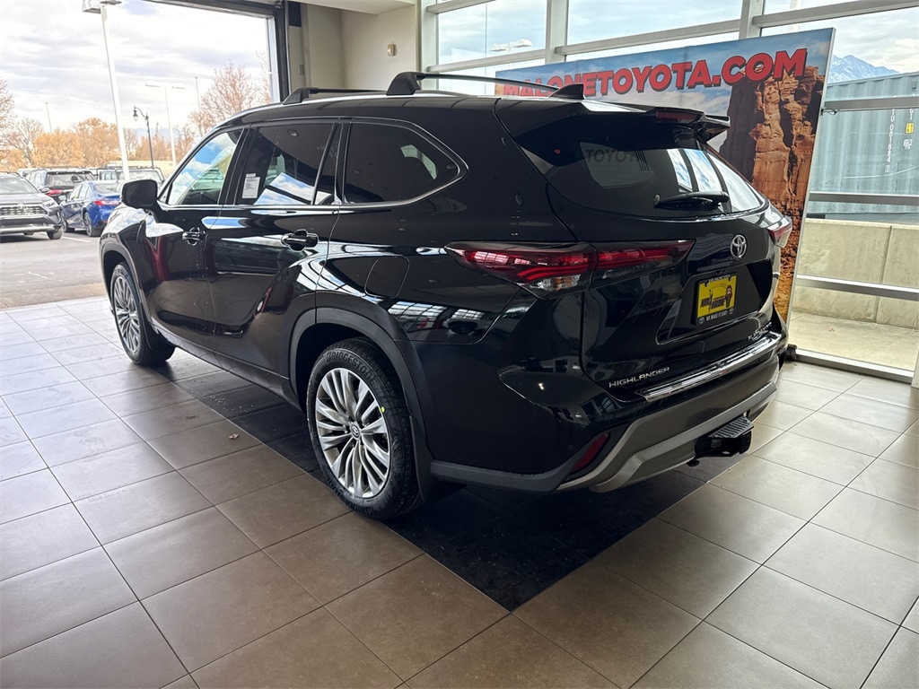 New 2026 Toyota Highlander Platinum SUV