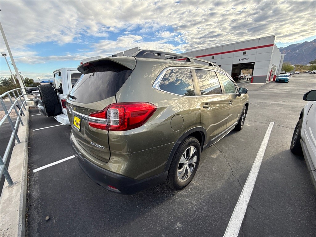 2022 Subaru Ascent Premium photo 2