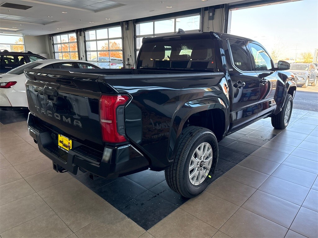 2025 Toyota Tacoma SR5 photo 3