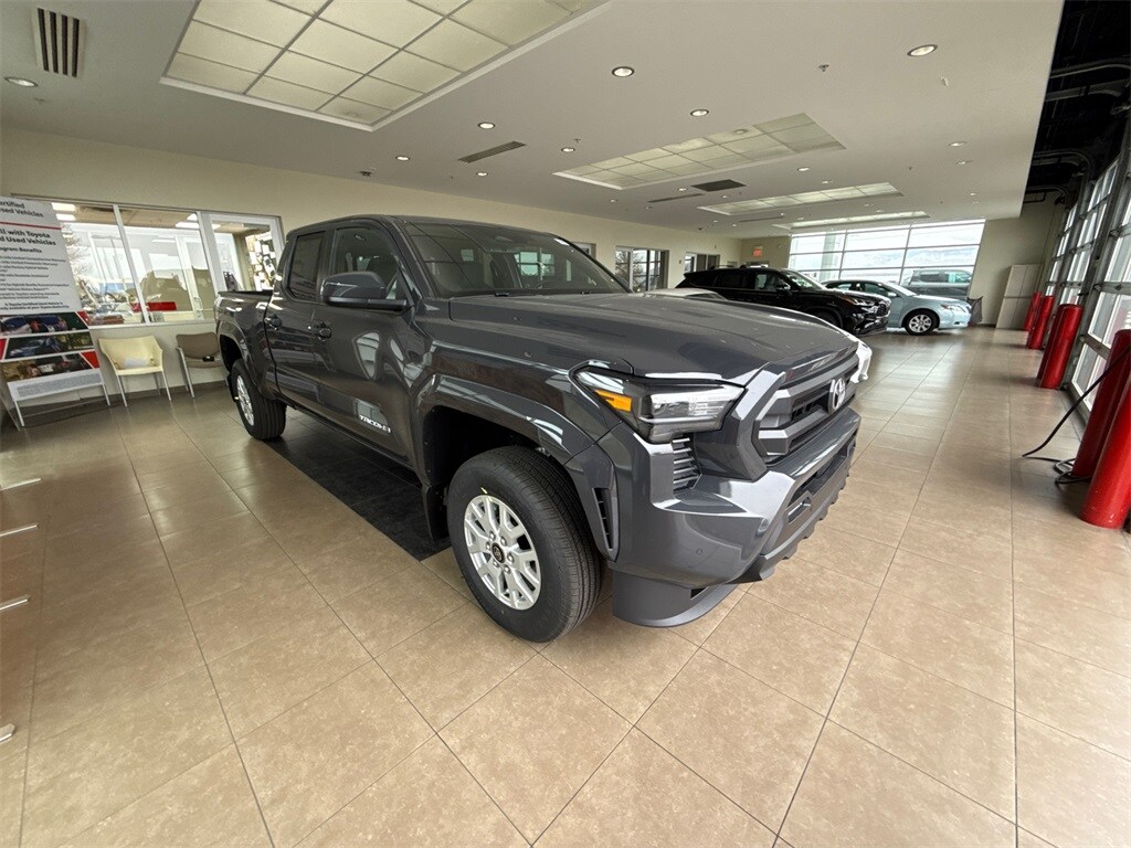 2026 Toyota Tacoma SR5 photo 4