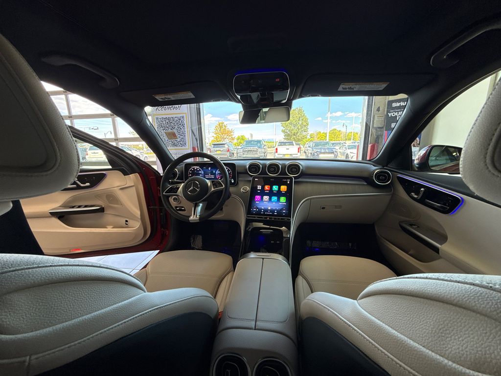 2025 Mercedes-Benz C-Class Sedan C 300 - Photo 19