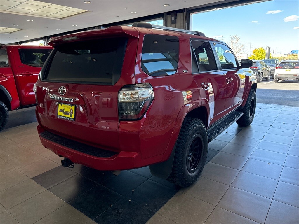 2024 Toyota 4Runner SR5 photo 4