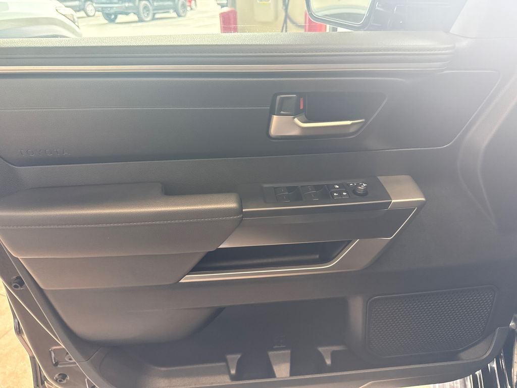 2025 Toyota Sequoia SR5 - Photo 8
