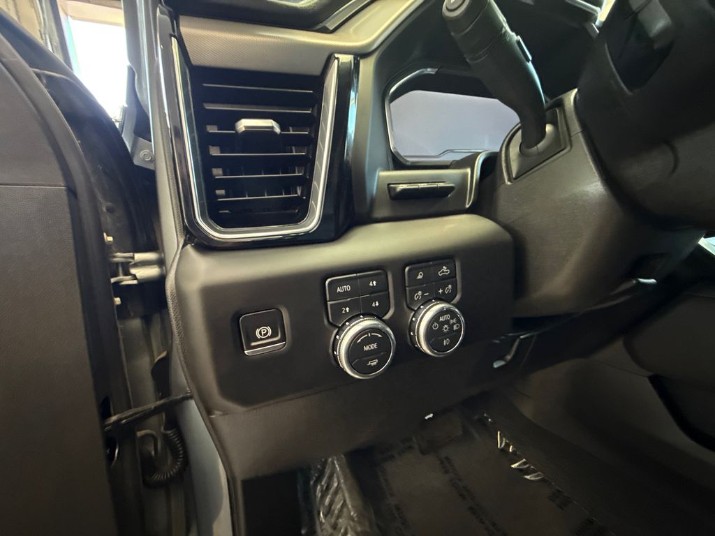 2025 GMC Sierra 3500HD Denali - Photo 10