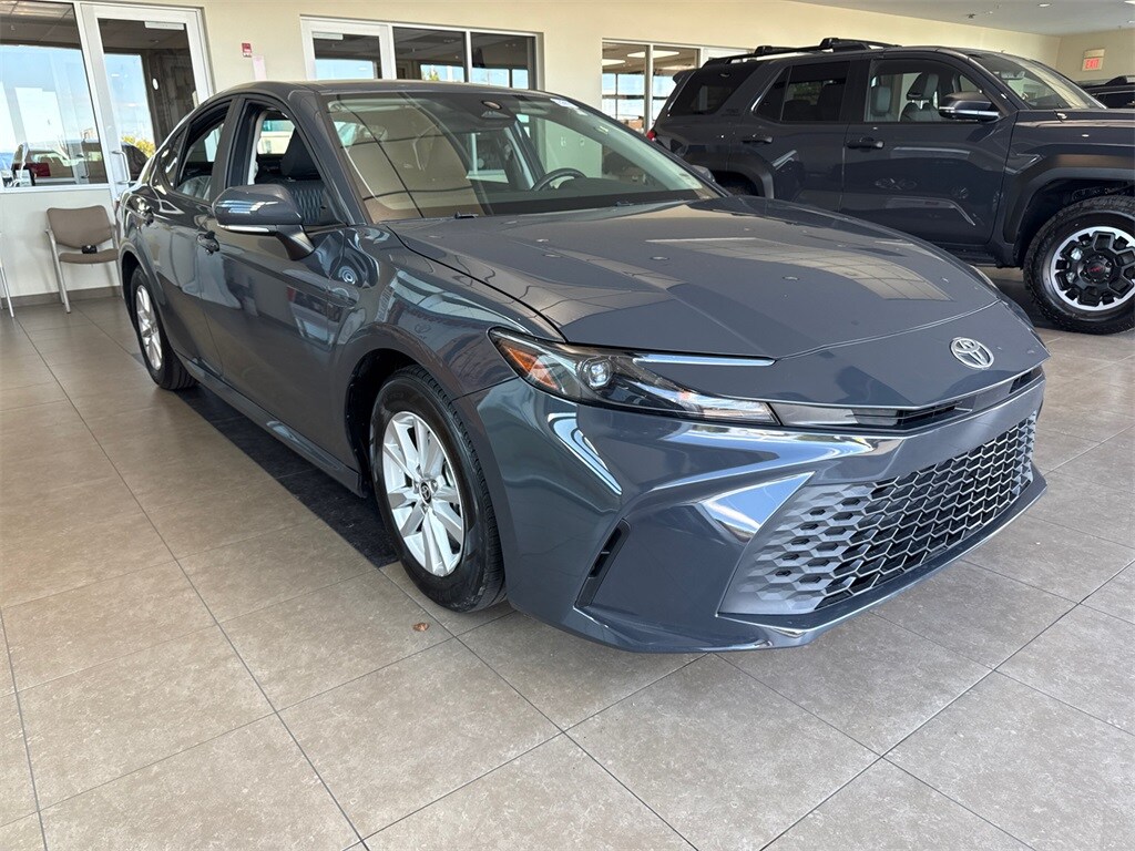 2025 Toyota Camry LE photo 3