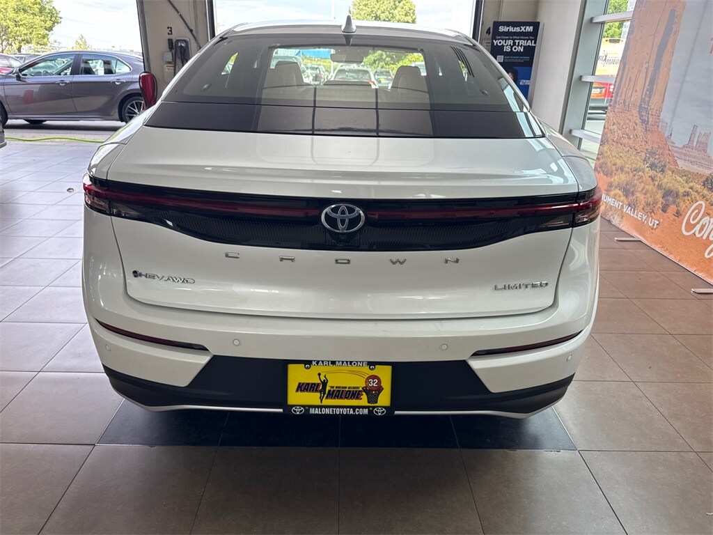 2025 Toyota Crown Limited photo 4