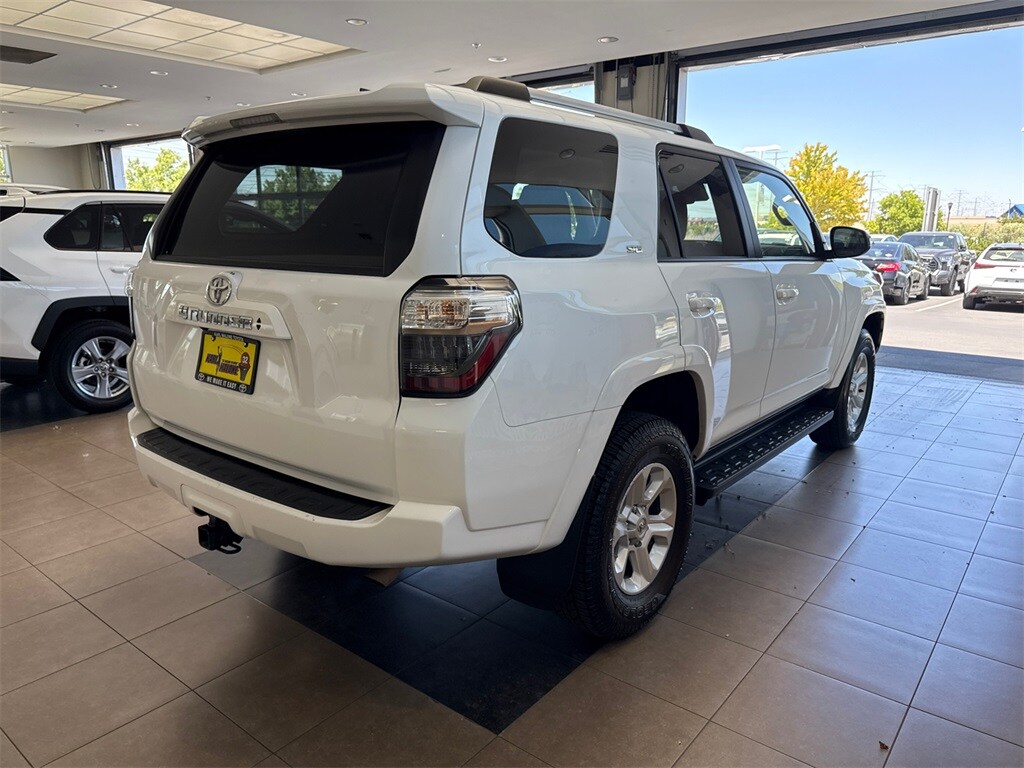 2024 Toyota 4Runner SR5 photo 3