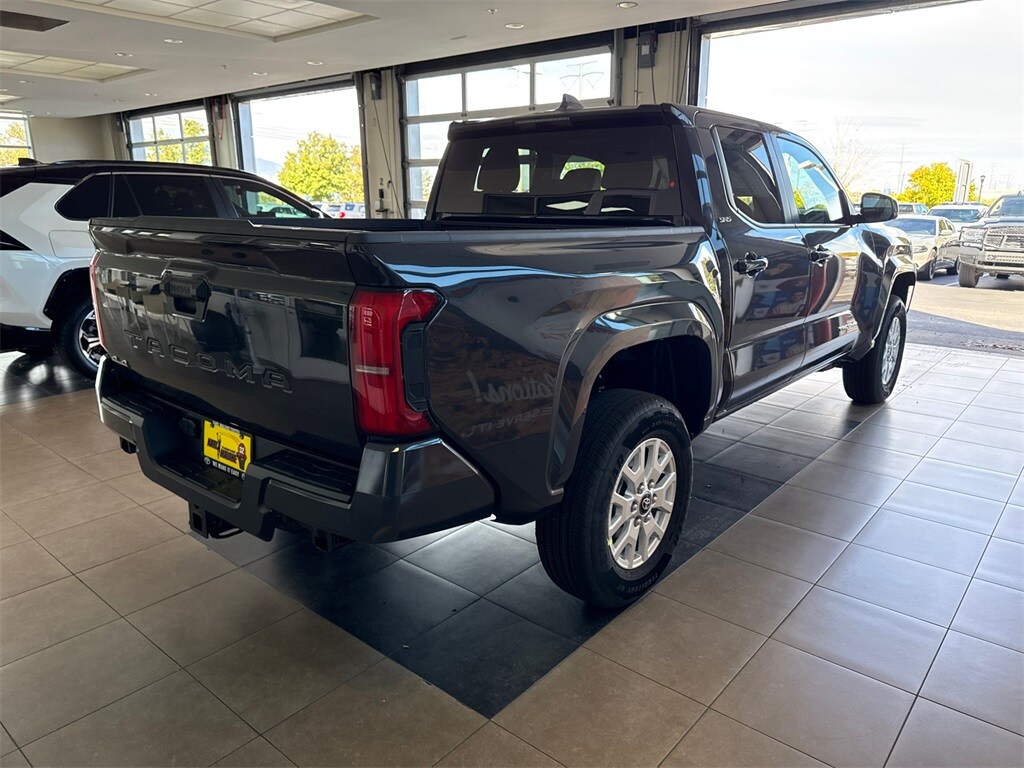 2025 Toyota Tacoma SR5 photo 3