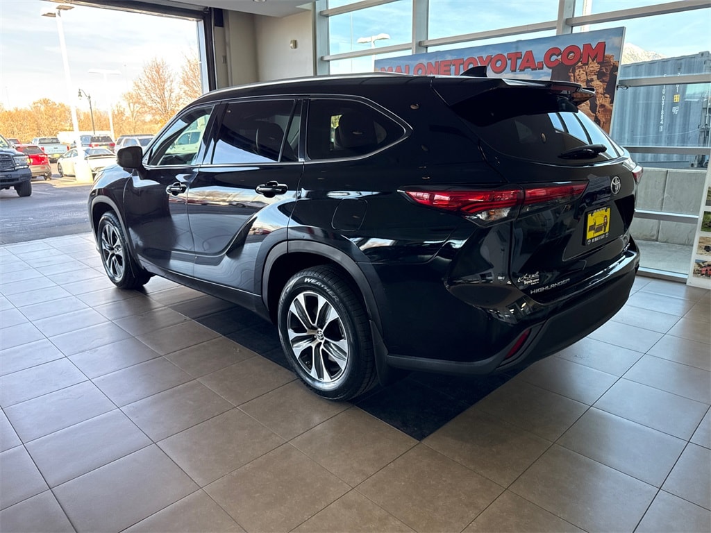 Used 2022 Toyota Highlander XLE SUV