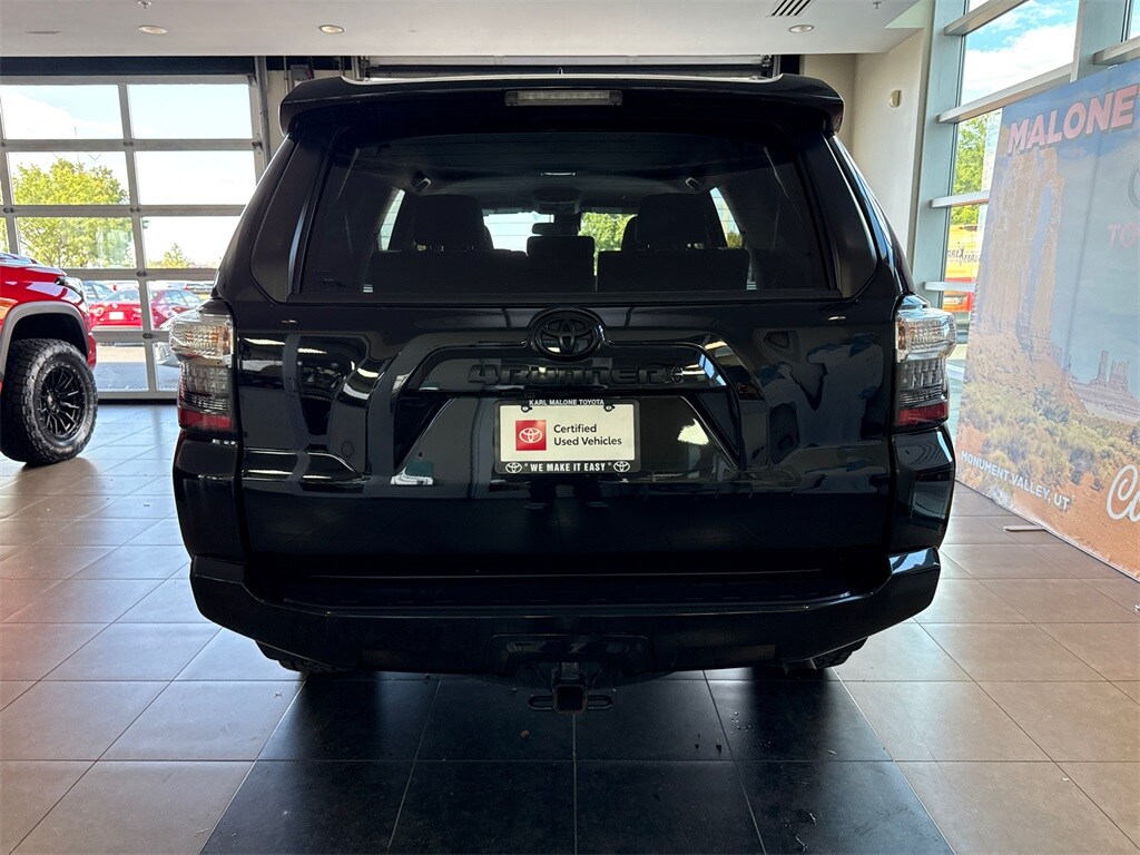2022 Toyota 4Runner SR5 photo 3