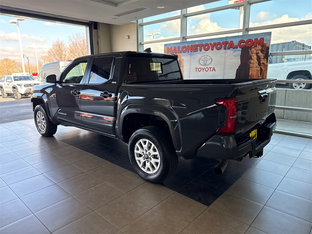 2024 Toyota Tacoma Double Cab photo 2