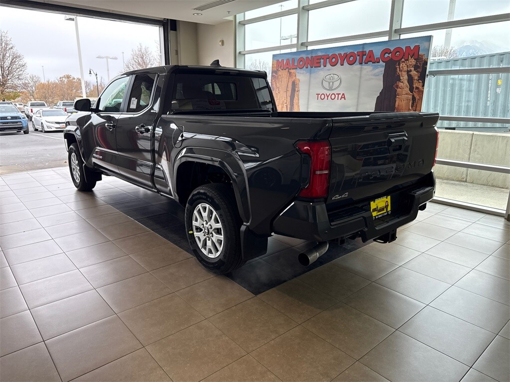 2026 Toyota Tacoma SR5 photo 2