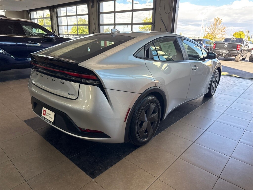 2024 Toyota Prius Limited photo 4