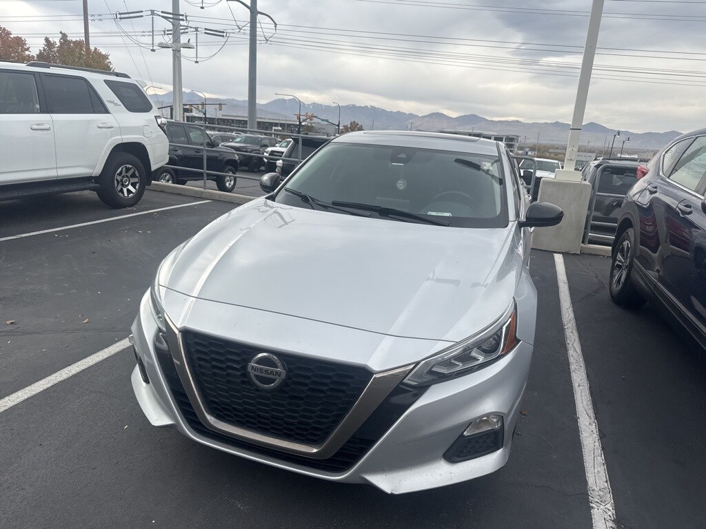 Used 2021 Nissan Altima 2.0 SR Sedan