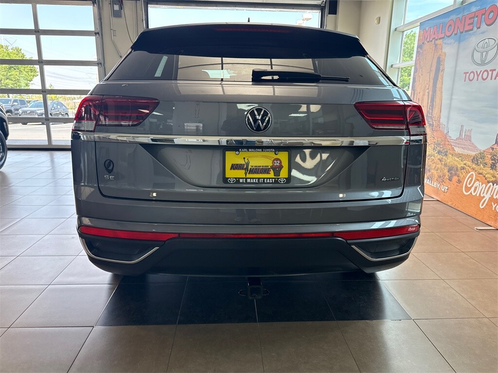 2023 Volkswagen Atlas Cross Sport SE photo 2