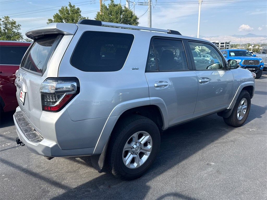2024 Toyota 4Runner SR5 Premium photo 3