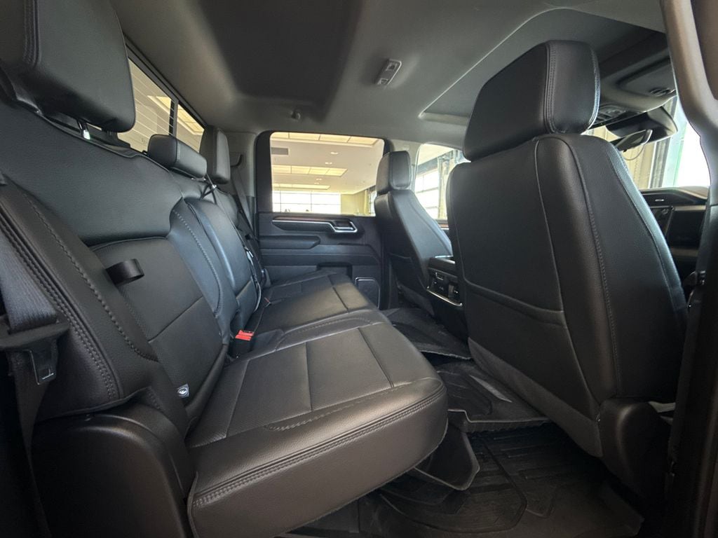 2025 GMC Sierra 3500HD Denali - Photo 17