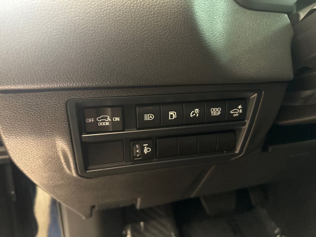 2025 Toyota Sequoia SR5 - Photo 9