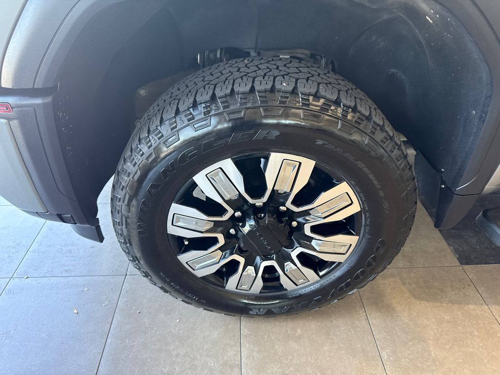 2025 GMC Sierra 3500HD Denali - Photo 6