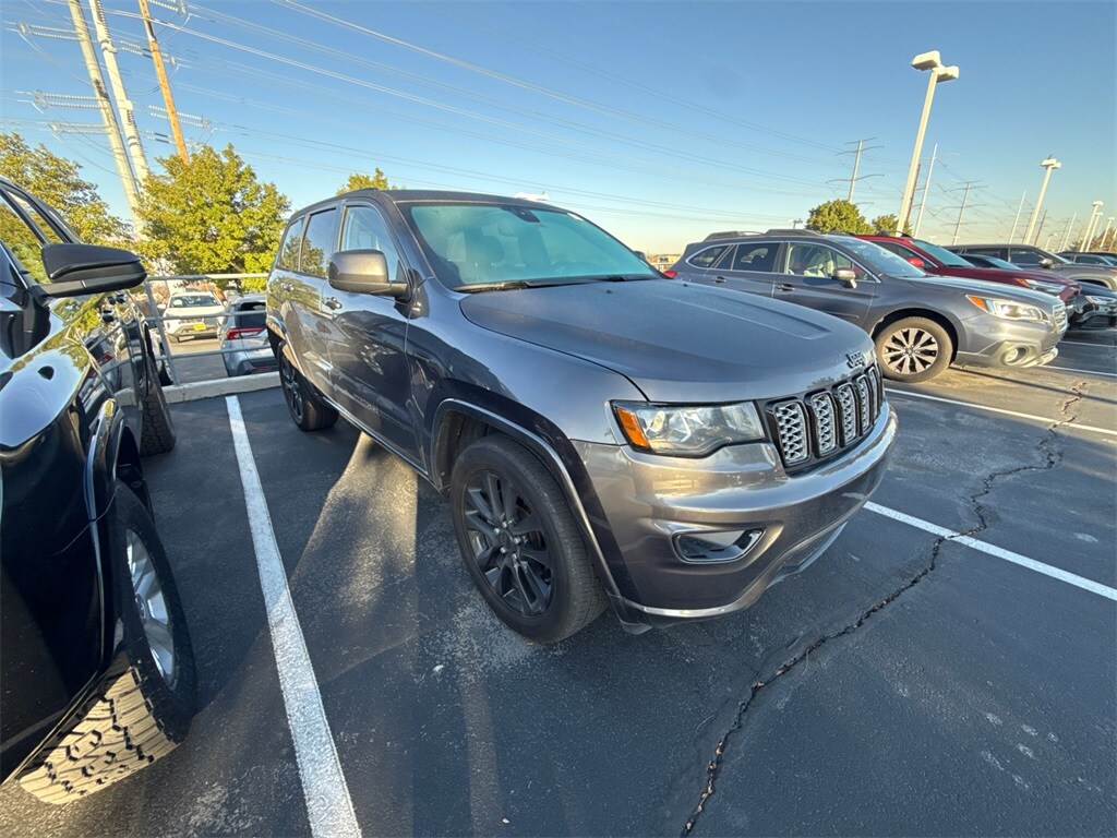 2019 Jeep Grand Cherokee Altitude photo 2